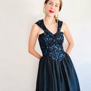 🔥SOLD🔥80s VTG GUNNE SAX Black Blue Sequin Evening Sleeveless Fit and Flare